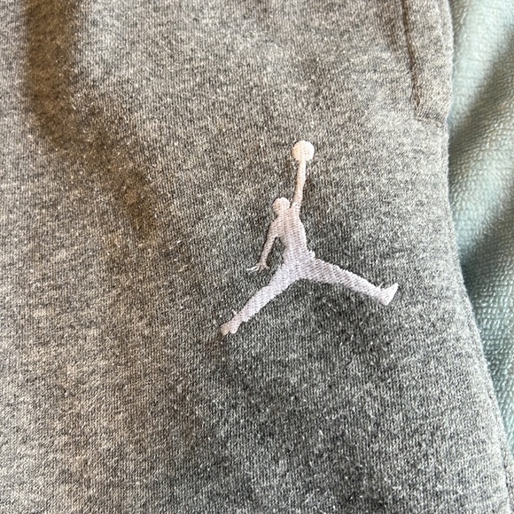 Boys Jordan sweatpants size M 10-12 - Picture 2 of 3